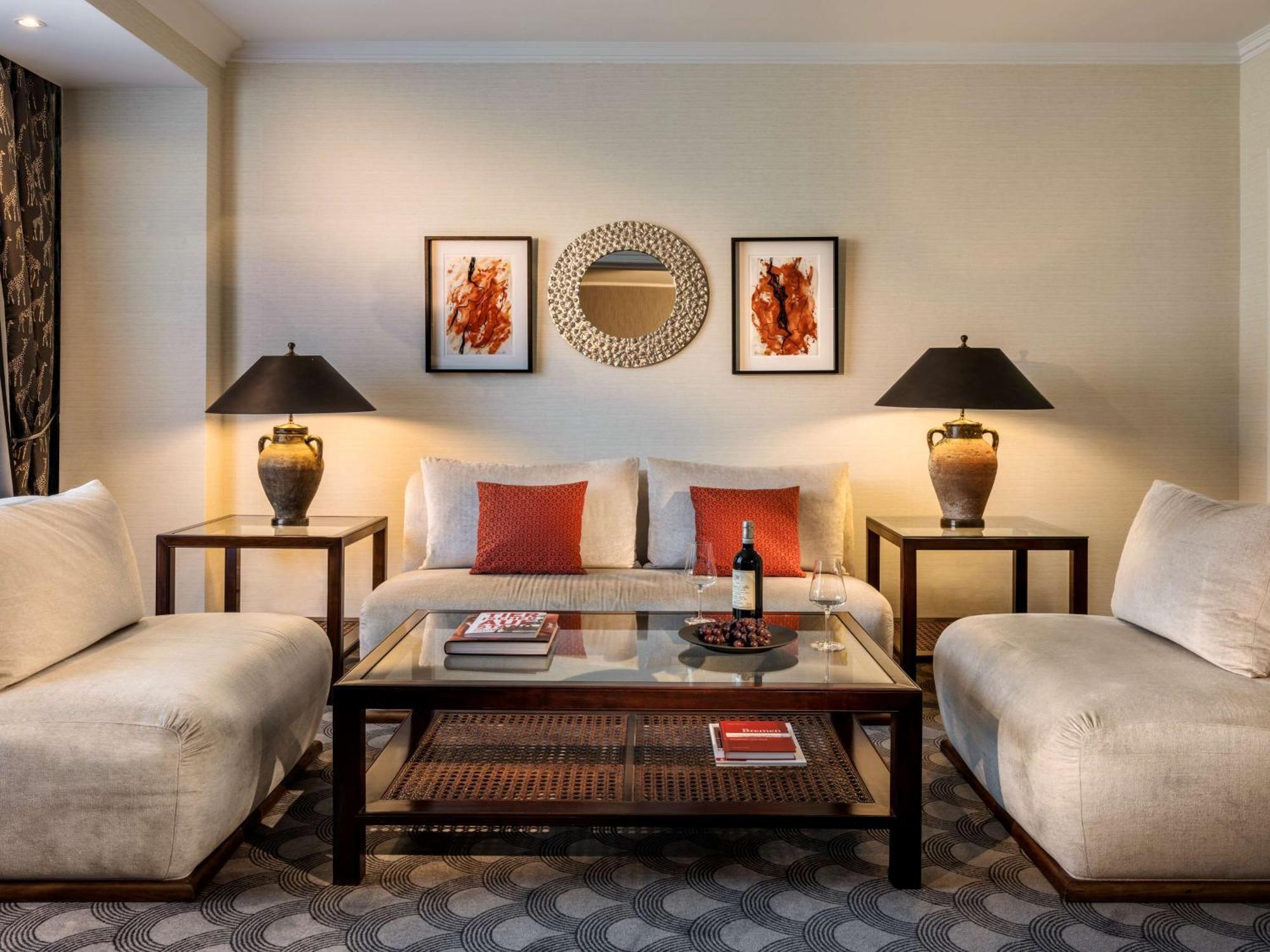 不来梅公园酒店 BRE 外观 照片 A living room at the Mandarin Oriental, Munich